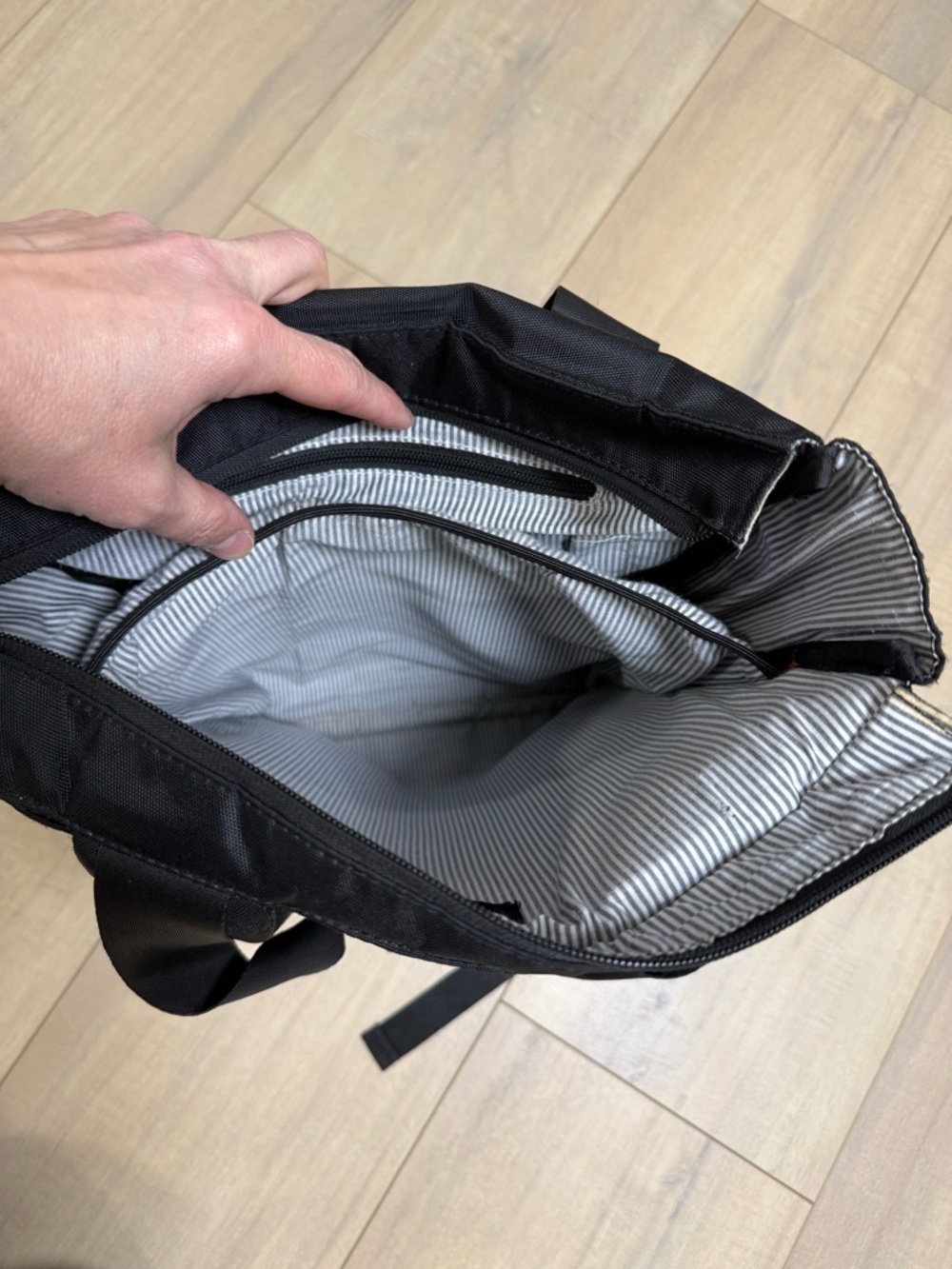Solo New York Black Nylon 15.6” laptop backpack - Picture 6 of 8